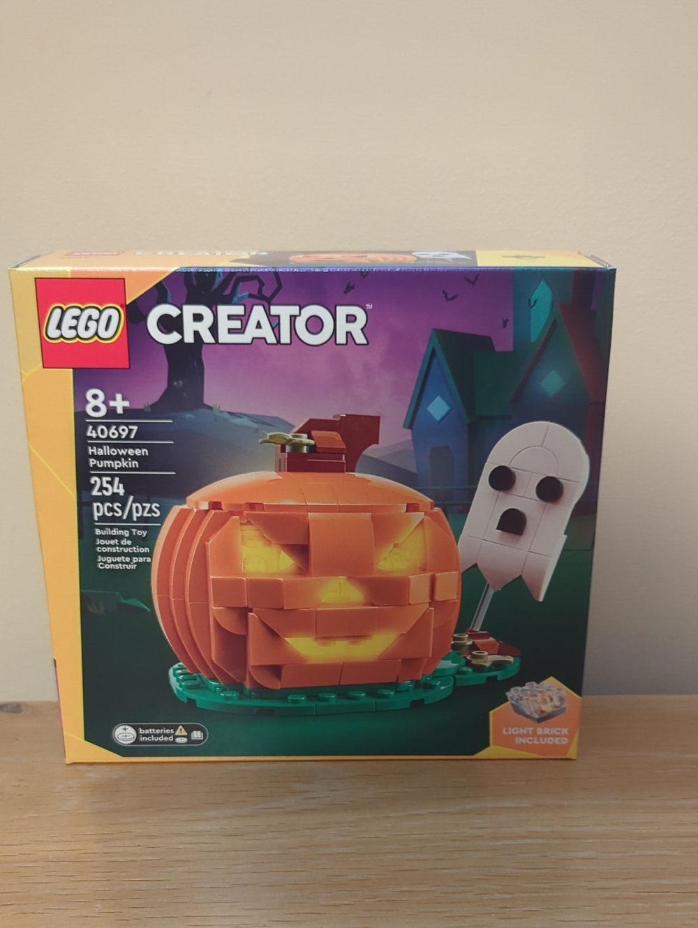 LEGO Creator Halloween Pumpkin with light up brick brand new 254 pieces